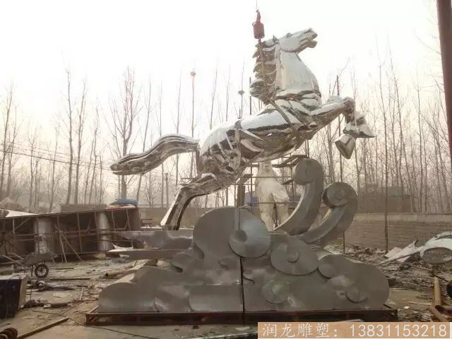 厂家制作不锈钢飞奔的野马雕塑 大型广场景观 动物景观设计